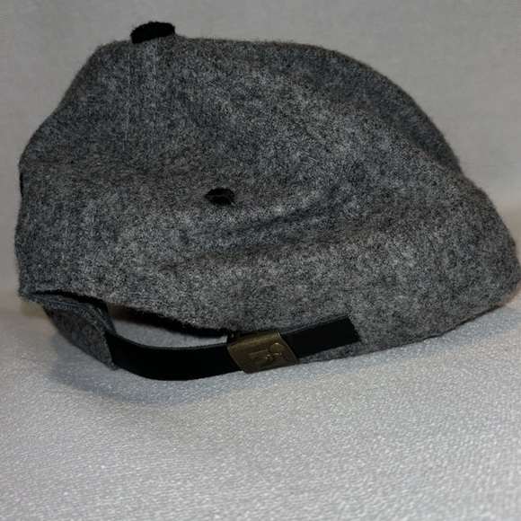 Miami Hurricanes men’s grey and black wool blend adjustable baseball hat O/S - Picture 3 of 7